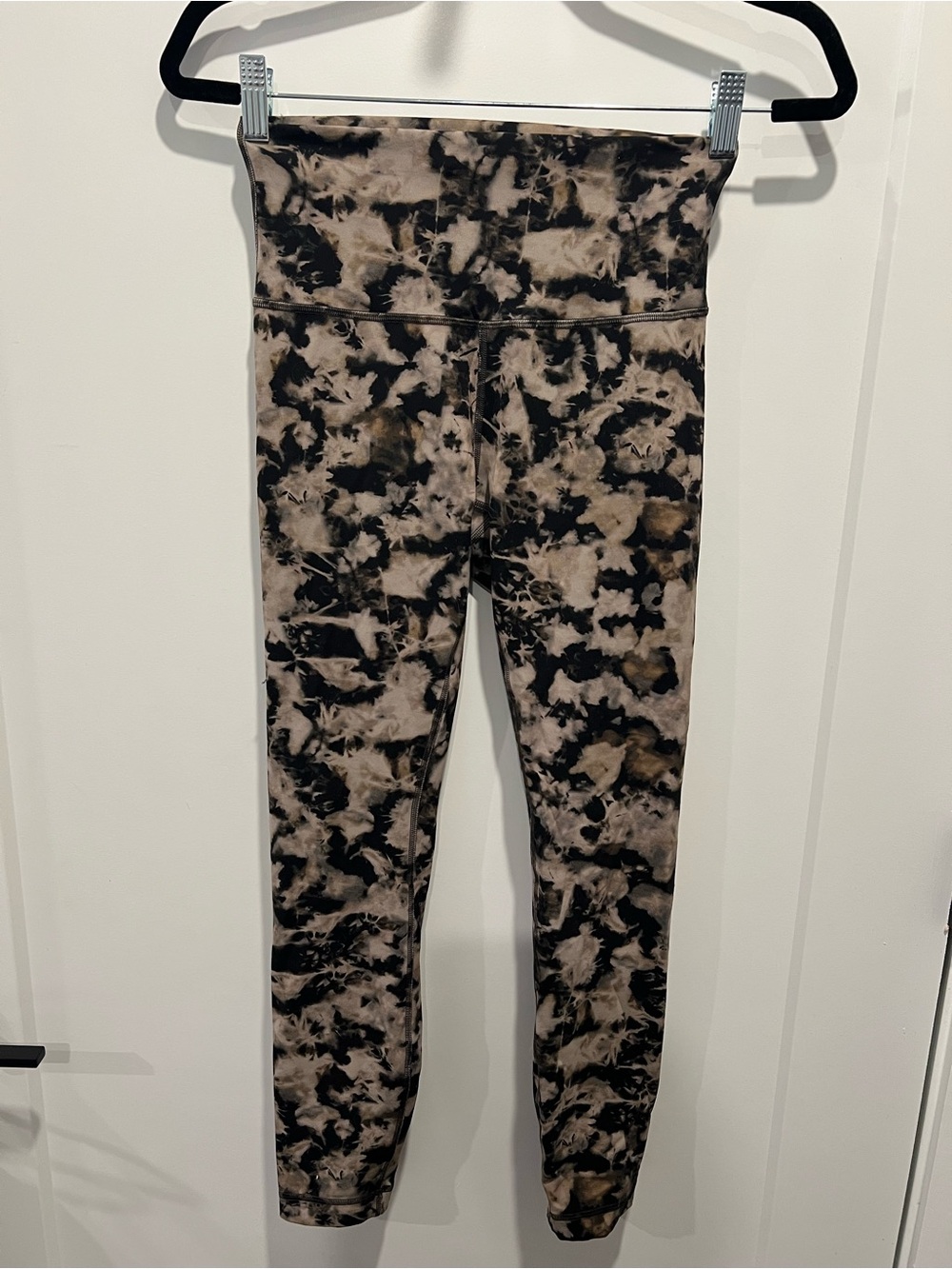 Lululemon Tie-Dye Black and Beige High-Waist Leggings